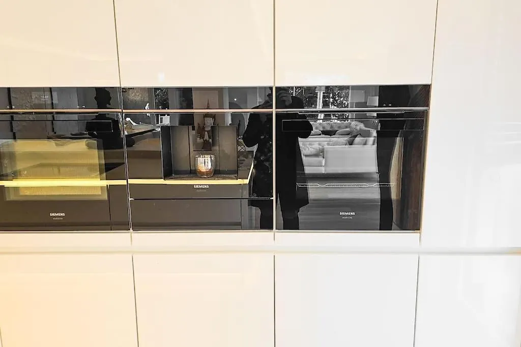 Apartment Luxurious Large Home With Pool, Garden, Koi Pond Munich