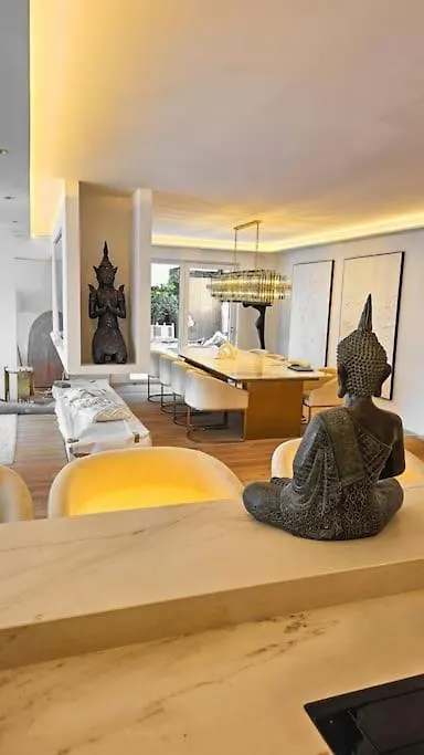 Apartment Luxurious Large Home With Pool, Garden, Koi Pond Munich