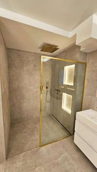 Luxurious Large Home With Pool, Garden, Koi Pond Munich Germany