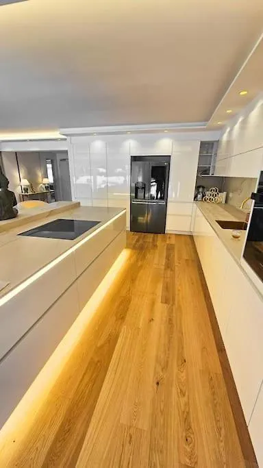 Luxurious Large Home With Pool, Garden, Koi Pond Múnich Apartamento
