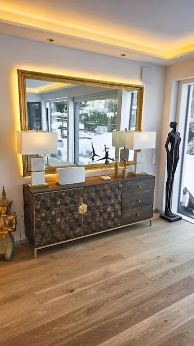 Apartment Luxurious Large Home With Pool, Garden, Koi Pond Munich Germany