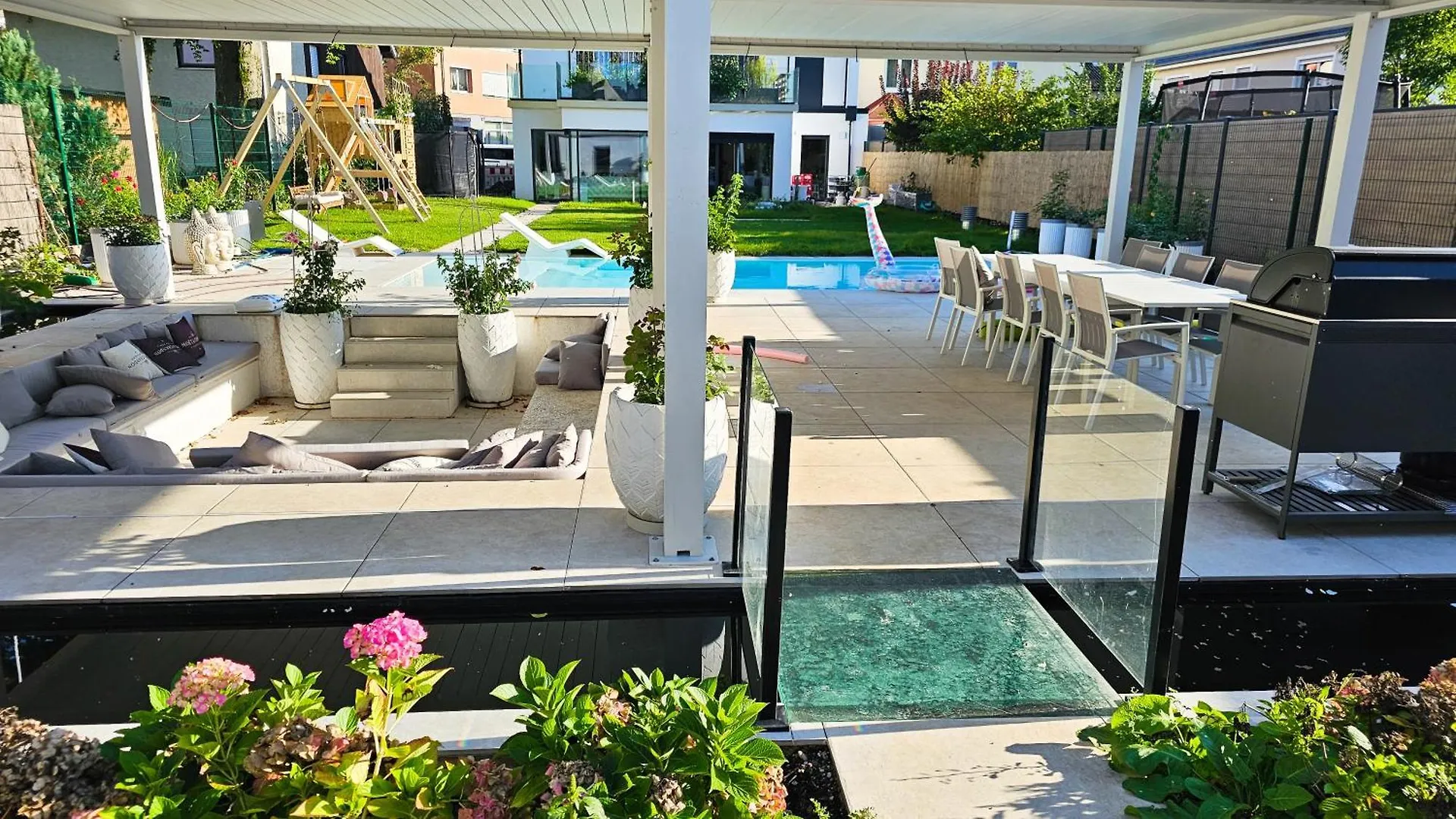Luxurious Large Home With Pool, Garden, Koi Pond Munich 0*,  Germany